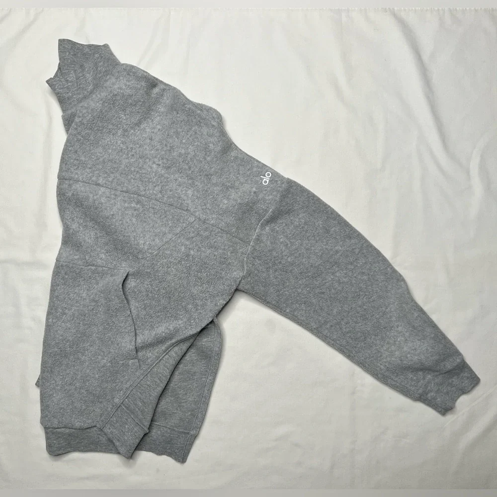 Alo Yoga Women's segment pullover Fleece sweatshirt - Dove Grey - S. - Picture 9 of 16